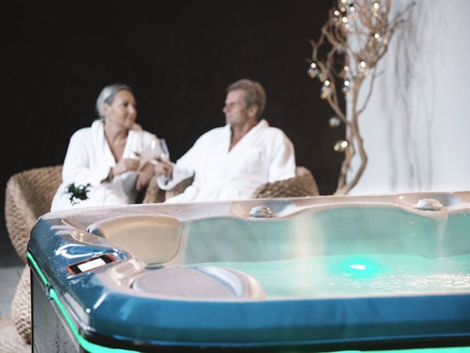 selvrensende udendørs spa